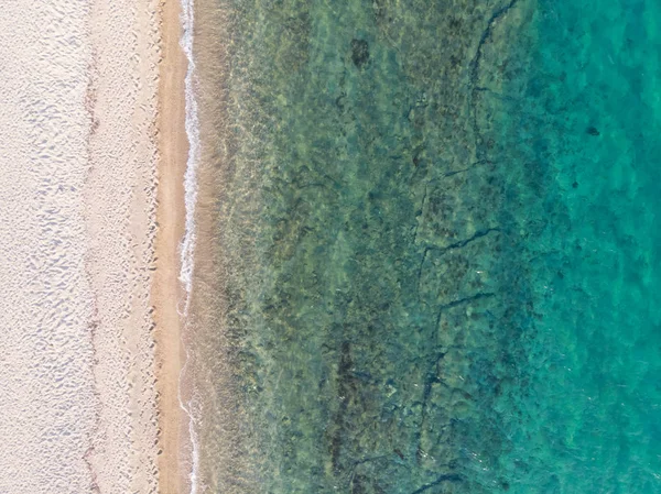 Drone Vue Aérienne Haut Plage Sable Eau Mer Verte Bleue — Photo