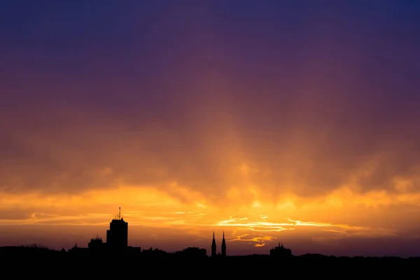 Beautiful Sunset Sky Evening Cityscape Silhouette Buildings Colorful Cloudy Sky — Stock Photo, Image