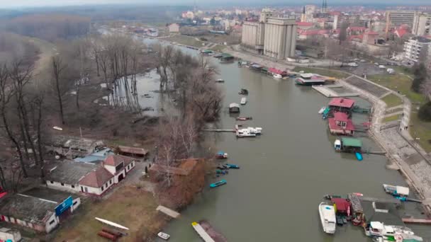 Drohnenflug Über Fluss Flößen Und Booten — Stockvideo