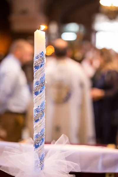 Vela de boda aislada. Iglesia ortodoxa accesorios de boda . — Foto de Stock