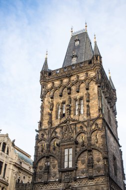 Toz Kulesi veya Toz Kapısı - Prag, Çek Cumhuriyeti ortaçağ gotik şehir kapısı