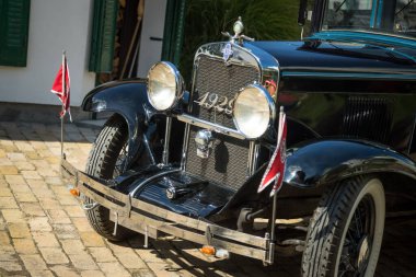 Pancevo, Sırbistan - 27 Eylül 2019: 1929 Chevrolet Phantom arabasının ön tarafı.