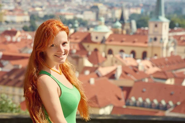 Young woman traveler — Stock Photo, Image