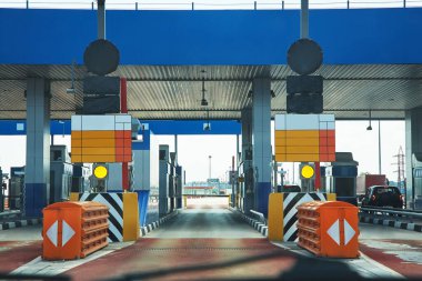 Otomatik ödeme noktası paralı yol. turpike.