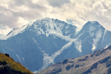 doğal Alp yaz manzara. doğal dağ arka plan.