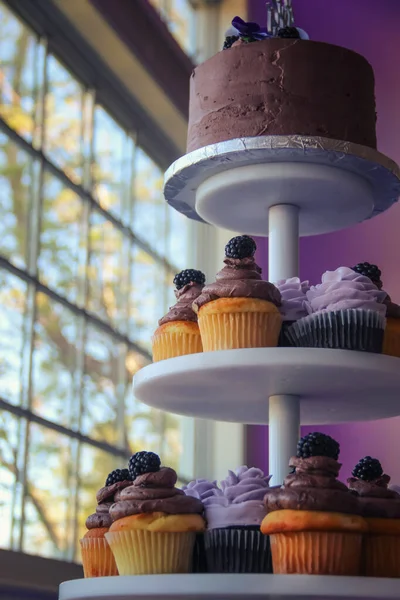 Düğün Masasında Lezzetli Kekler