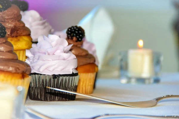 Düğün Masasında Lezzetli Kekler