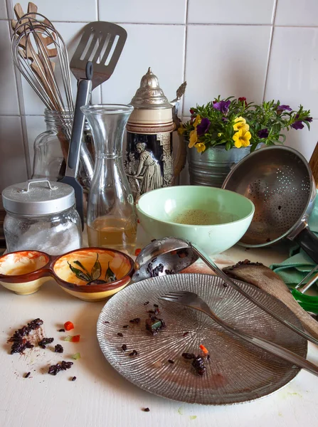 Vuil Keuken Het Maken Van Venus Rijst Met Courgettes Garnalen — Stockfoto