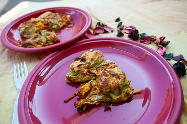 Elegant Plate Zucchini Flowers Stuffed Ricotta Parmesan Cooked Oven Natural — Stock Photo, Image