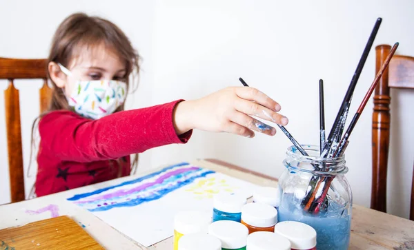 Beautiful Year Old Girl Does Her Homework — Stock Photo, Image