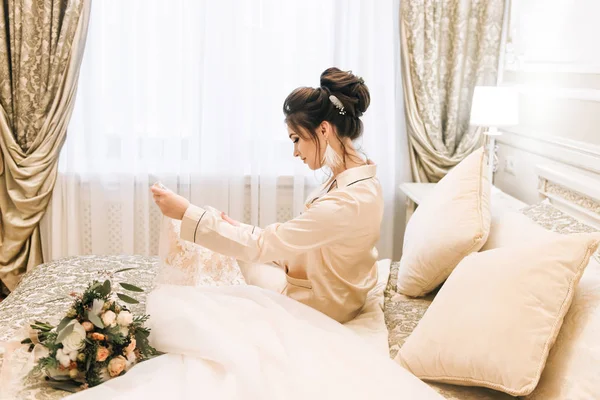 Attractive Young Bride Holding Wedding Dress Morning Bride Luxury Hotel — 스톡 사진