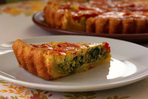 Pedaço Torta Legumes Caseiro Mesa — Fotografia de Stock