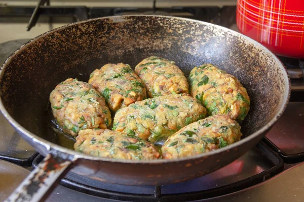 Escalopes Champignons Frits Dans Casserole Dans Cuisine — Photo