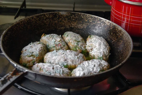 Chuletas Champiñones Sartén Preparado Cocina —  Fotos de Stock