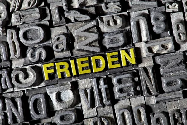 Celý Rám Obrazu Železné Písmen Německé Slovo Pro Mír — Stock fotografie