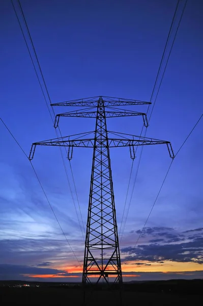 Strommast Gegen Blauen Abendhimmel — Stockfoto