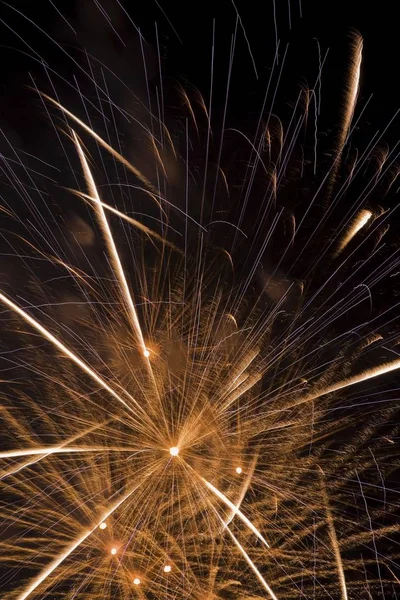 Night Sky Golden Fireworks Explosion — Stock Photo, Image