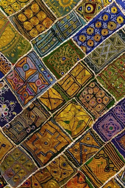 Ściana Wiszące Mozaiki Lustra Szyki Różne Kolorowe Włókienniczych — Zdjęcie stockowe