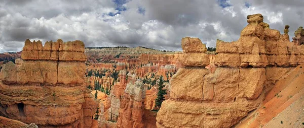 Panoramiczny Widok Queens Garden Szlak Parku Narodowego Bryce Canyon — Zdjęcie stockowe