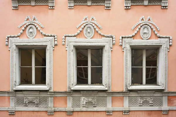 歴史的な窓 ベルヒテスガデン ベルヒテスガナーランドディストリクト アッパーバイエルン バイエルン ドイツ ヨーロッパの景色 — ストック写真