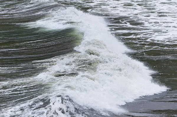 Мальовничий Вид Хвилі Піною Морі — стокове фото
