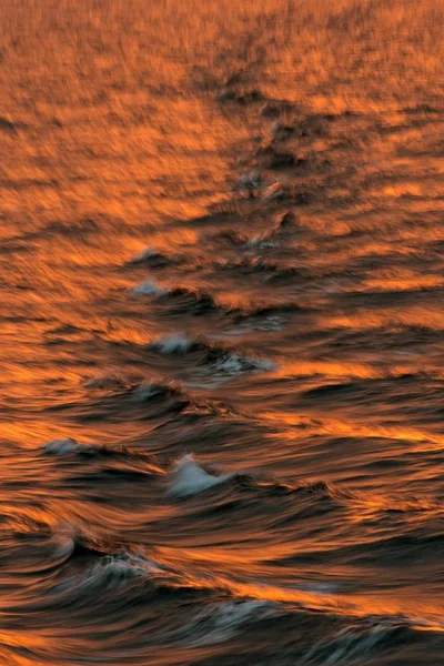 Fale Świetle Wieczoru Ocean Arktyczny Wyspy Spitsbergen Archipelag Svalbard Svalbard — Zdjęcie stockowe