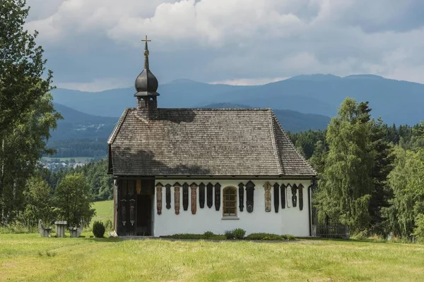 在山前的魏森斯坦教堂 贝里谢尔 沃尔德 巴伐利亚 — 图库照片