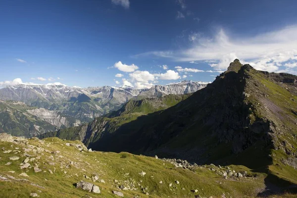 グラールス州 グラールス州のカントン スイス連邦共和国 ヨーロッパに近い Vorder Hohberg 山からグラールス アルプスに向かって表示します — ストック写真