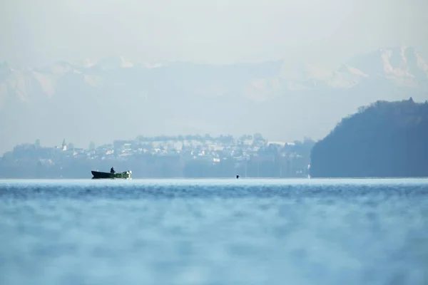 Fischerboot Bodensee Mit Den Alpen Rücken Langenargen Baden Württemberg Deutschland — Stockfoto