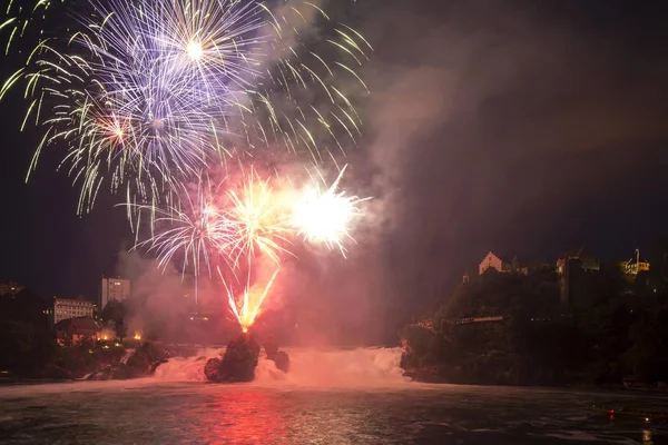 Fyrverkerier Rhen Falls Schweiziska Nationaldagen Firandet Schaffhausen Kantonen Schaffhausen Schweiz — Stockfoto