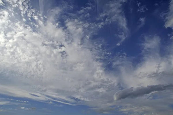 Malerischer Blick Auf Schöne Weiße Wolken Blauen Himmel — Stockfoto