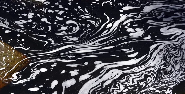 黑水河上典型的泡沫结构 — 图库照片