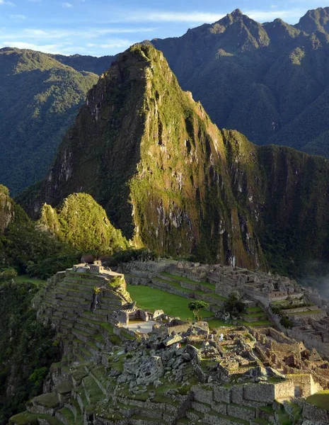 Живописный Вид Руины Инков Мачу Пикчу Утреннем Свете Объект Всемирного — стоковое фото