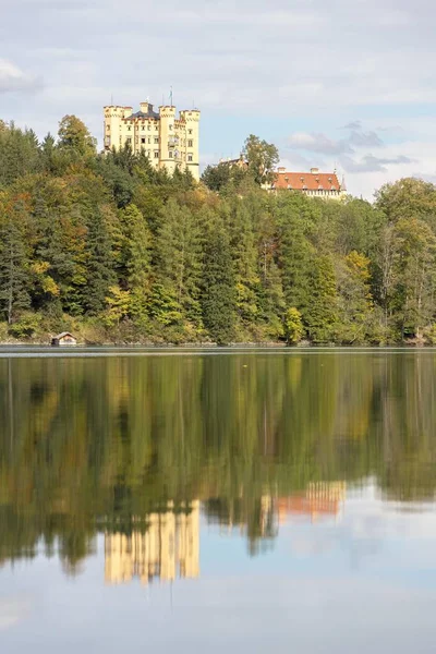 Озера Замком Фабрегаса Осенью Фабрегас Восточная Олланд Бавария Германия Европа — стоковое фото