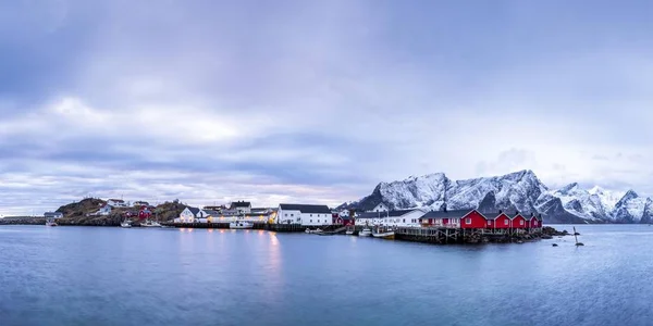 Vacker Utsikt Över Blå Timmen Skymning Vid Kusten Nära Reine — Stockfoto