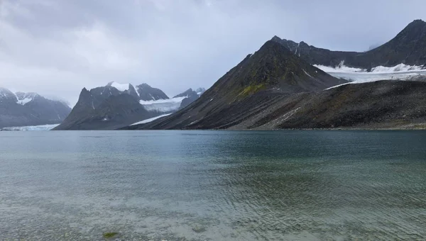 Malerische Aussicht Auf Magdalenefjorden Spitzbergen Spitzbergen Spitzbergen Spitzbergen Und Jan — Stockfoto