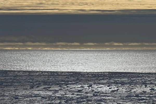 Malerischer Blick Auf Eisschollen Packeisrand Arktischer Ozean Spitzbergen Spitzbergen Spitzbergen — Stockfoto