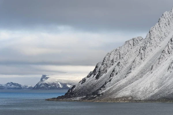 Vyhlídkový Pohled Zasněžené Hory Reliktbukta Nordaustland Svalbard Svalbard Jan Mayen — Stock fotografie