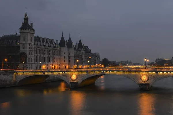 Сценический Вид Conciergerie Сумерках Париж France Франция Европа — стоковое фото