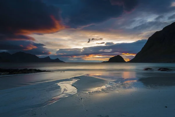 Vista Panorámica Puesta Del Sol Costa Cerca Haukland Lofoten Noruega —  Fotos de Stock
