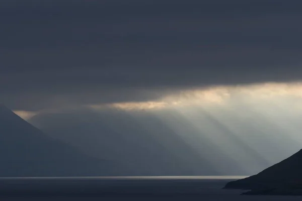 Atmosferik Bulutların Manzara Görünümü Gamlartt Feribot Geçişi Streymoy Skopun Sandoy — Stok fotoğraf