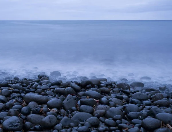 Schilderachtig Uitzicht Blue Hour Stones Sea Dalur Sandoy Faeröer Eilanden — Stockfoto