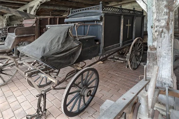 Stary Wóz Garażu — Zdjęcie stockowe