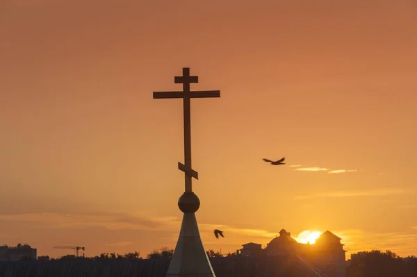 Schilderachtig Uitzicht Het Kruis Van Een Russisch Orthodoxe Kerk Zonsondergang — Stockfoto