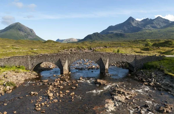 Vista Panorâmica Ponte Sligachan Com Marsco Pico Sgurr Nan Gillean — Fotografia de Stock