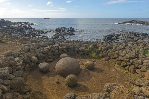 Ahu Pito Kura Ombligo Del Mundo Isla Pascua Chile América —  Fotos de Stock