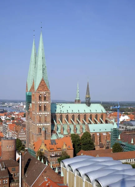 Vista Panorámica Catedral Lubeck Muhlenteich Pond Lubeck Schleswig Holstein Alemania —  Fotos de Stock