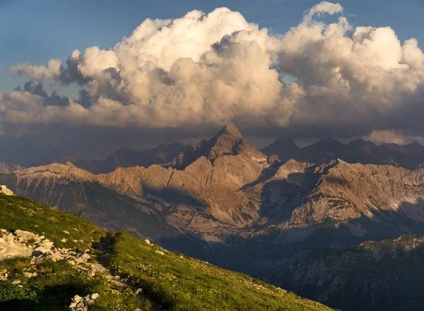 Ciemne Chmury Nad Alpami Allgau Bawaria Niemcy Europa — Zdjęcie stockowe