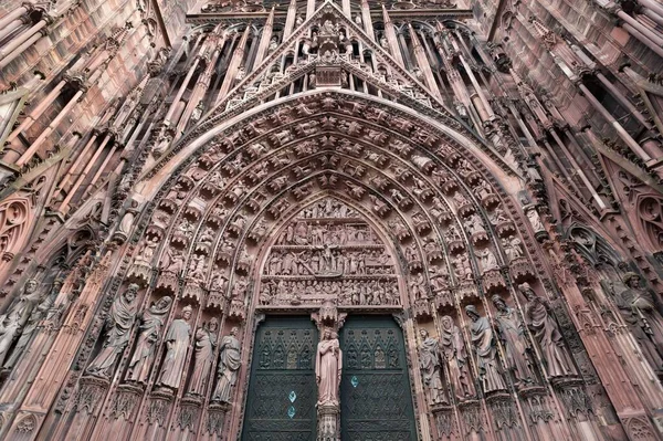 Strasbourg Katedrali Strasbourg Alsace Fransa Avrupa Nın Batı Cephesinin Yüksek — Stok fotoğraf