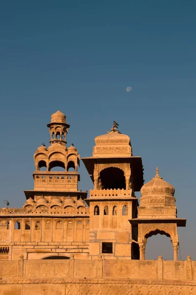 Башни Mandir Palace Hotel Royal Palace Jaisalmer Rajasthan India Asia — стоковое фото